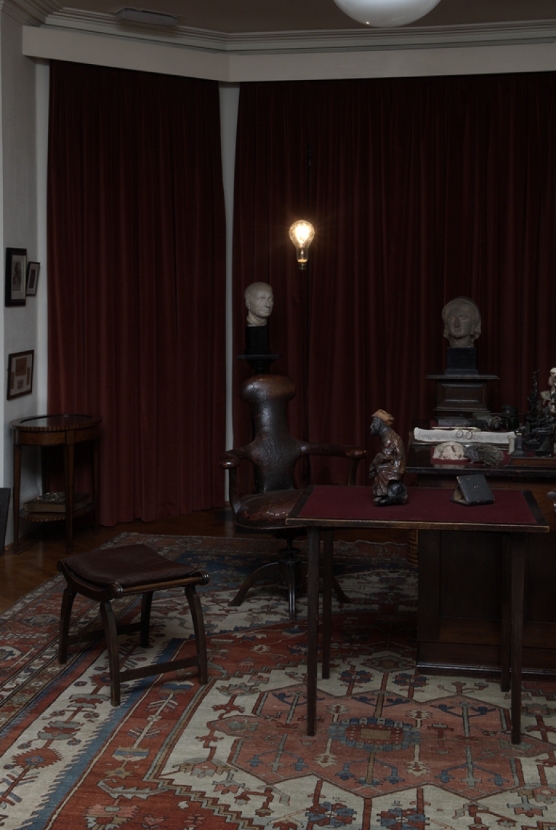 November 2008, Oliver Clegg: Nights Move at the Freud Museum